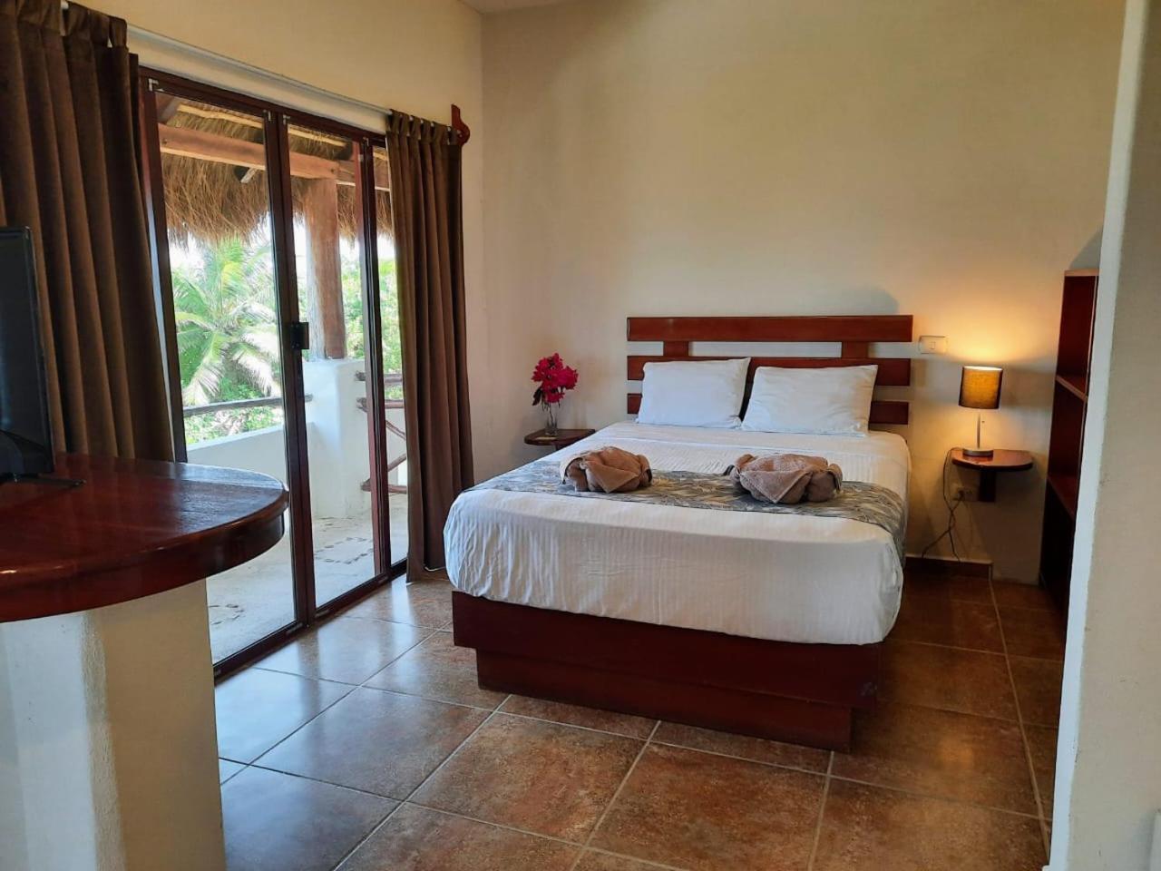 Porto Coral Hotel & Suites Chetumal Exterior photo