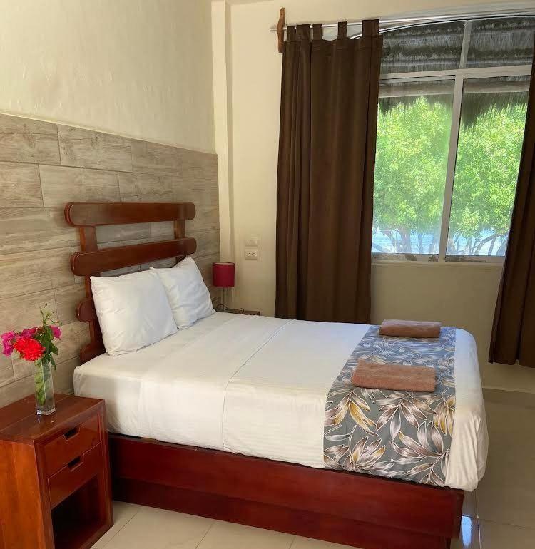 Porto Coral Hotel & Suites Chetumal Exterior photo