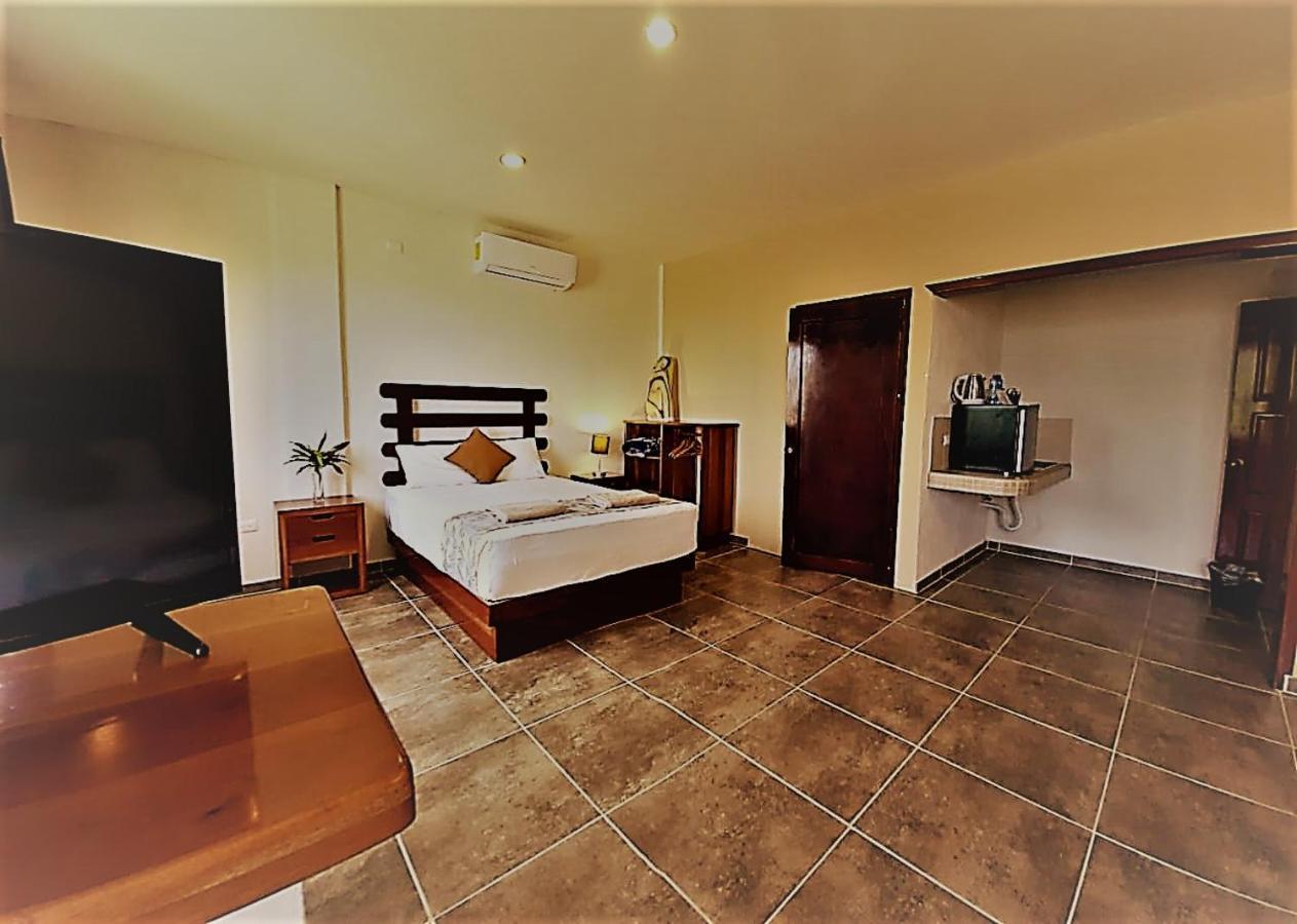 Porto Coral Hotel & Suites Chetumal Exterior photo